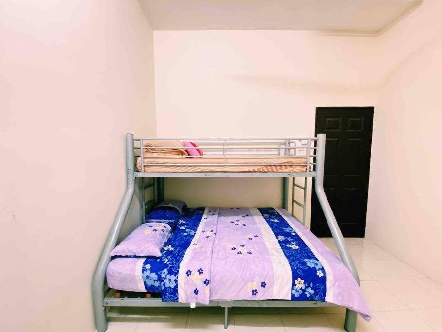 Spacious Cozy Lakeville Homestay 4 Bedrooms All With Aircond 세리 이스칸다르 외부 사진