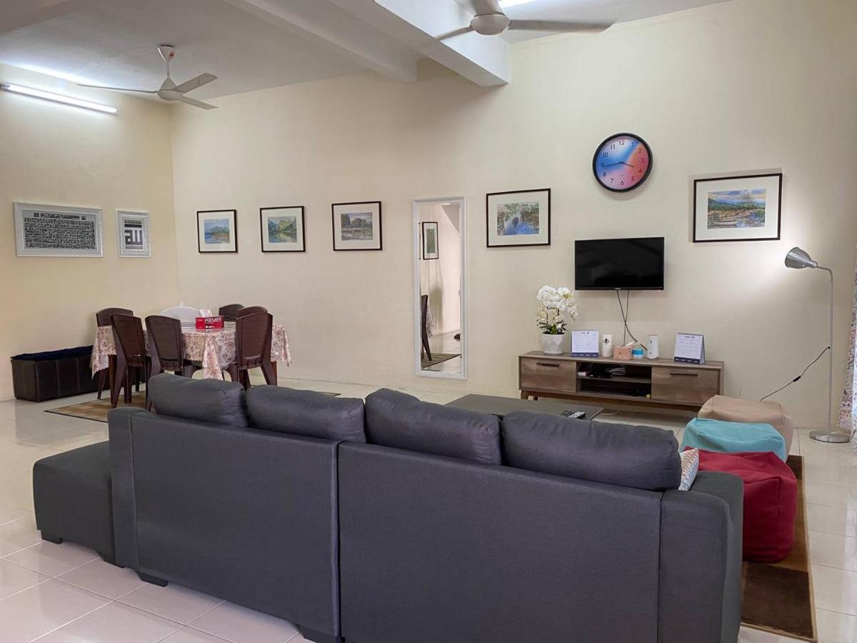 Spacious Cozy Lakeville Homestay 4 Bedrooms All With Aircond 세리 이스칸다르 외부 사진