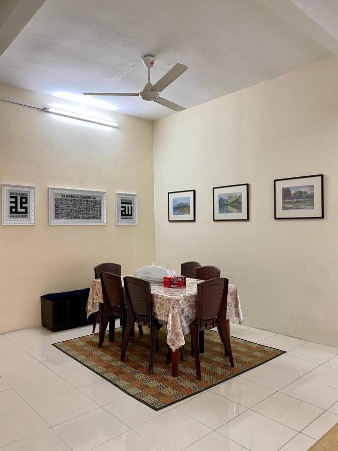 Spacious Cozy Lakeville Homestay 4 Bedrooms All With Aircond 세리 이스칸다르 외부 사진